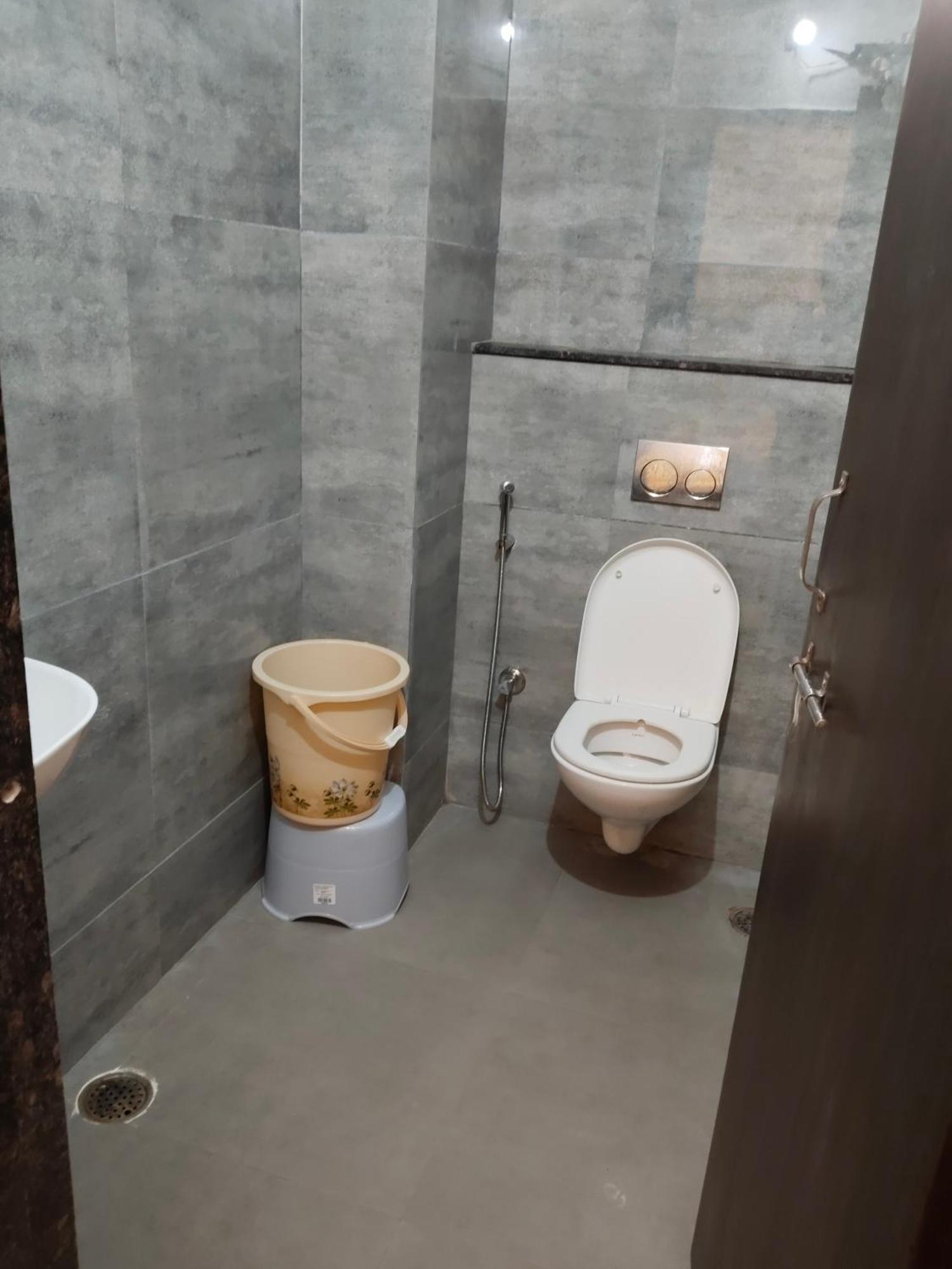 Hotel Kiwi Inn Vijaynagar Scheme 78 Indore Exterior photo