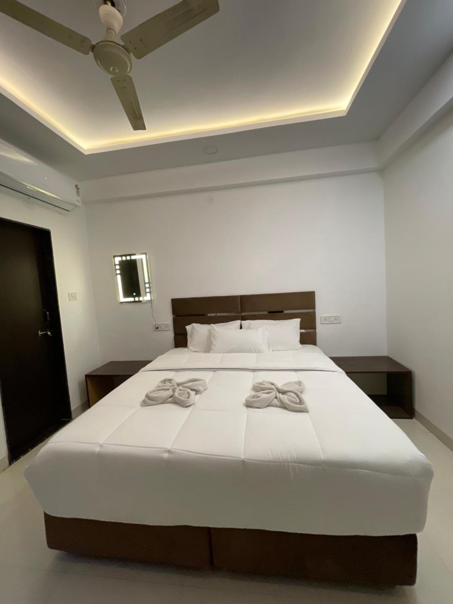 Hotel Kiwi Inn Vijaynagar Scheme 78 Indore Exterior photo