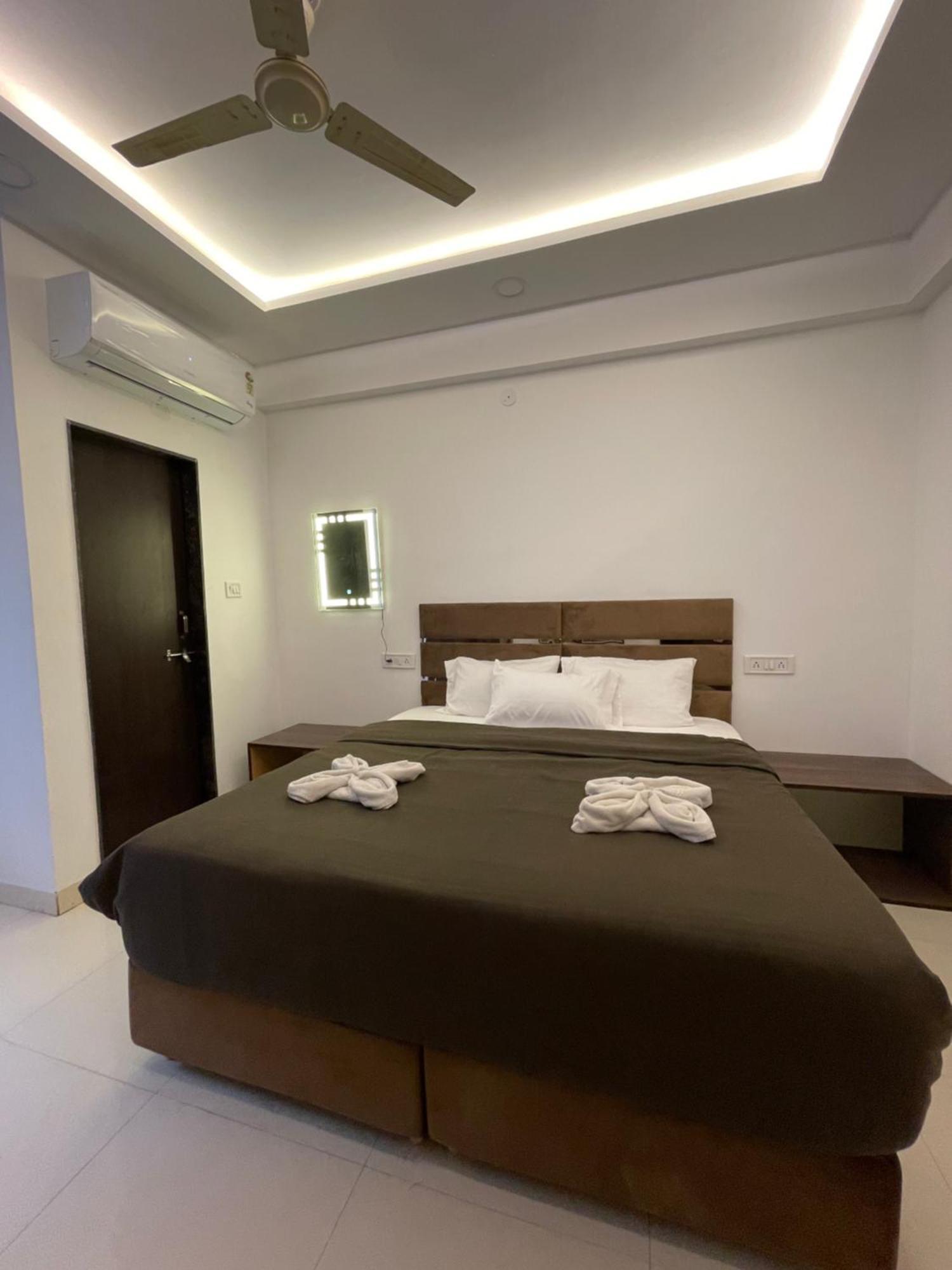 Hotel Kiwi Inn Vijaynagar Scheme 78 Indore Exterior photo