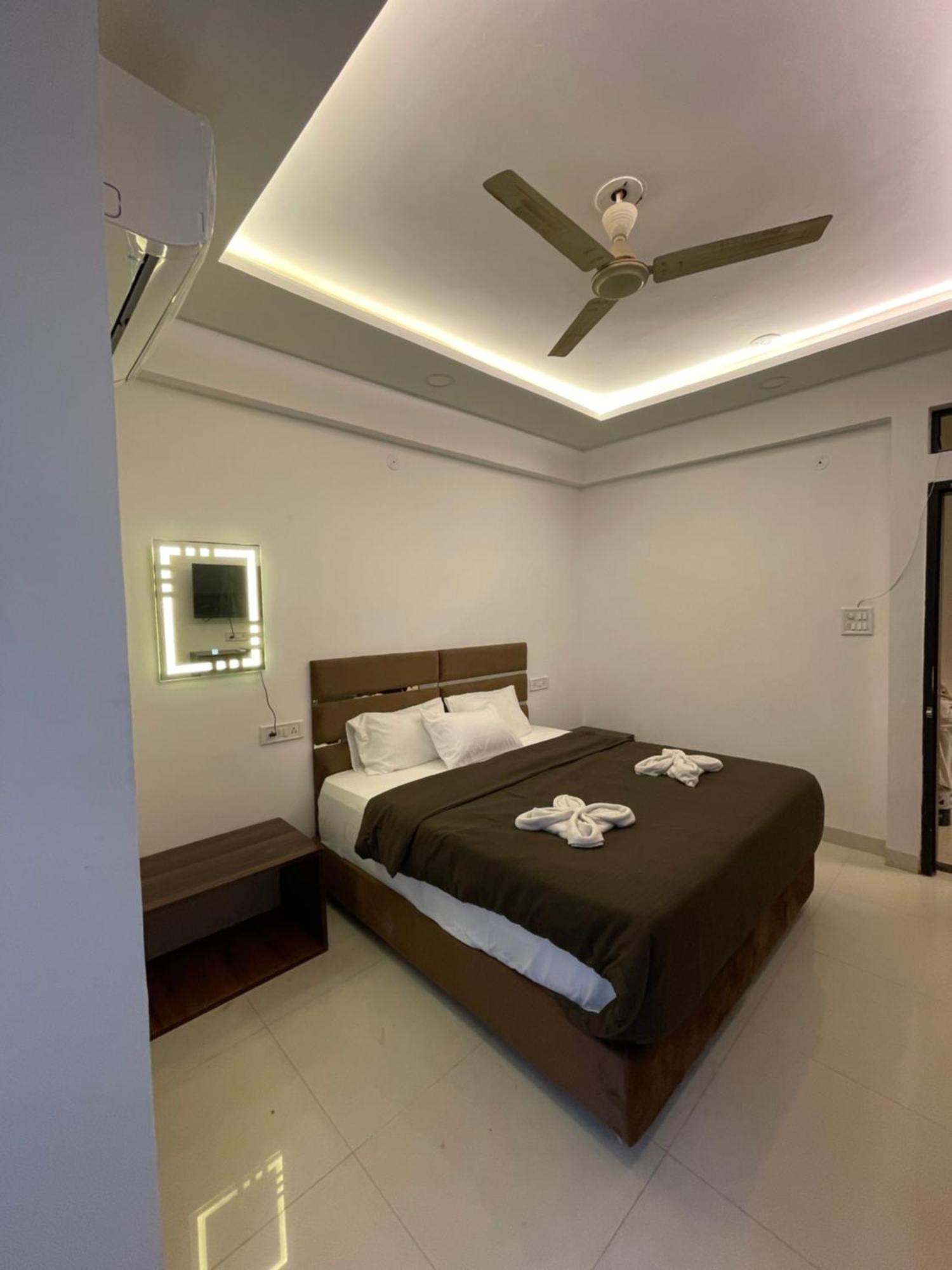 Hotel Kiwi Inn Vijaynagar Scheme 78 Indore Exterior photo
