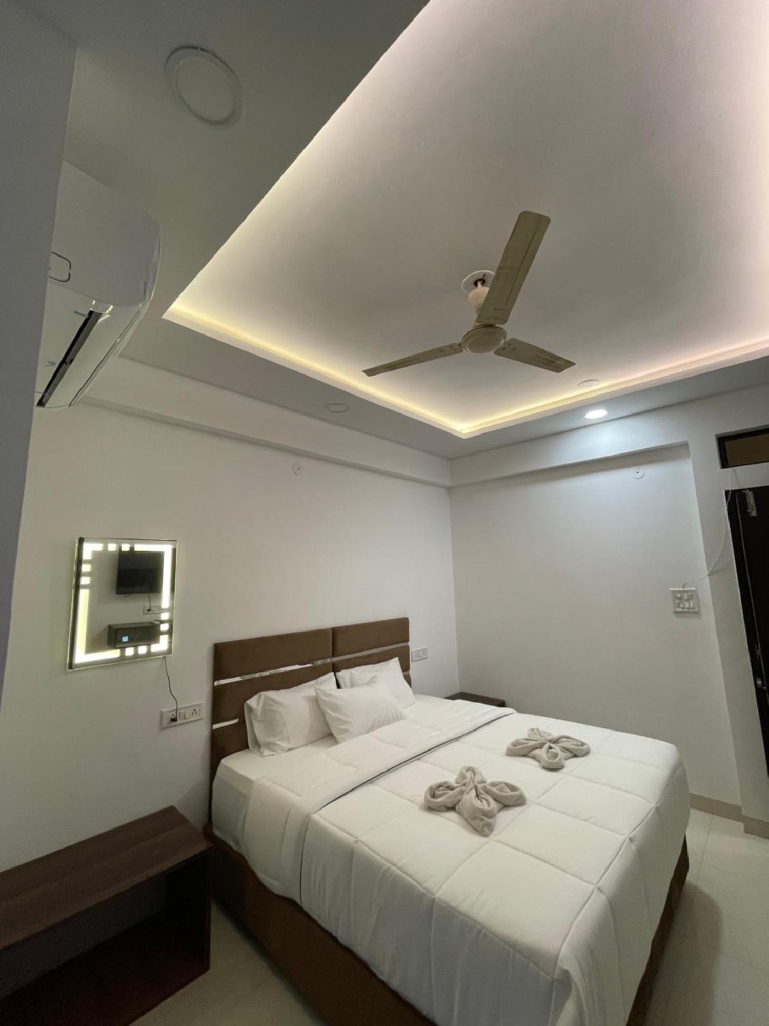 Hotel Kiwi Inn Vijaynagar Scheme 78 Indore Exterior photo