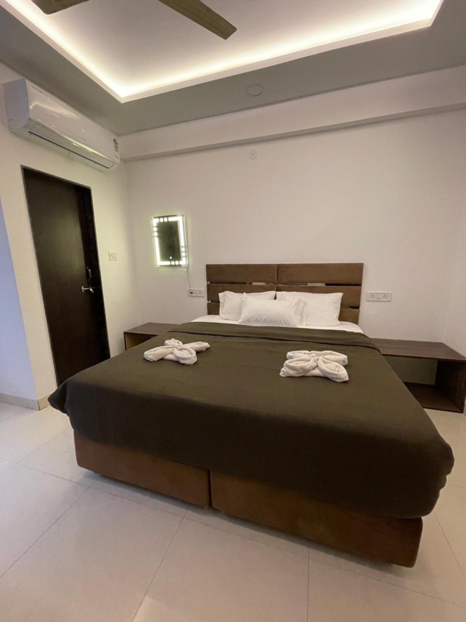 Hotel Kiwi Inn Vijaynagar Scheme 78 Indore Exterior photo