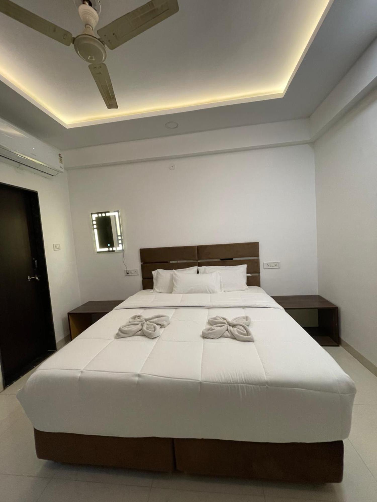 Hotel Kiwi Inn Vijaynagar Scheme 78 Indore Exterior photo