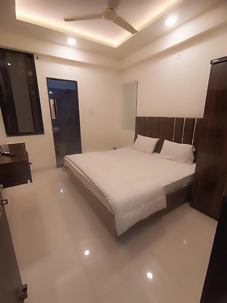 Hotel Kiwi Inn Vijaynagar Scheme 78 Indore Exterior photo