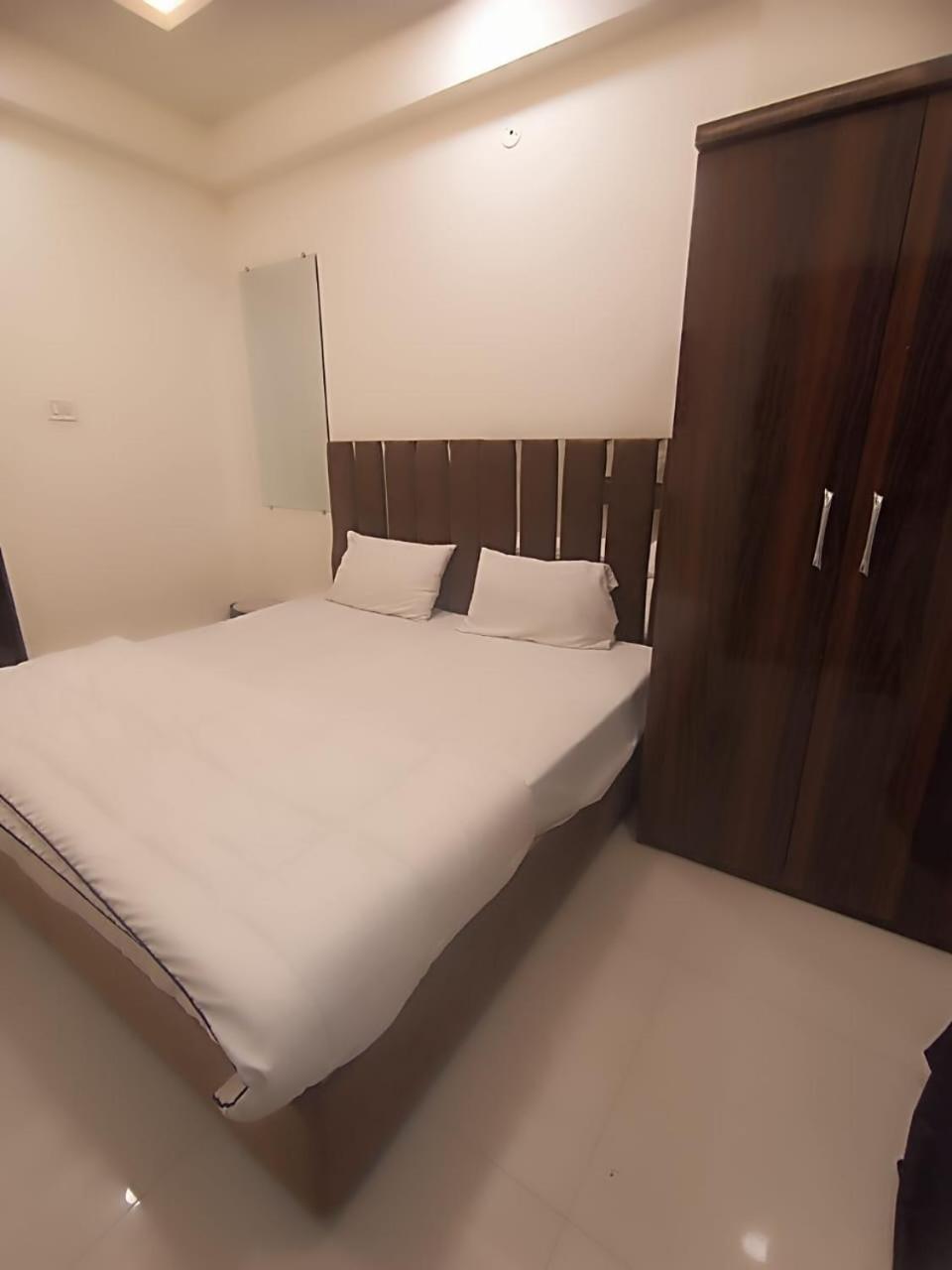 Hotel Kiwi Inn Vijaynagar Scheme 78 Indore Exterior photo