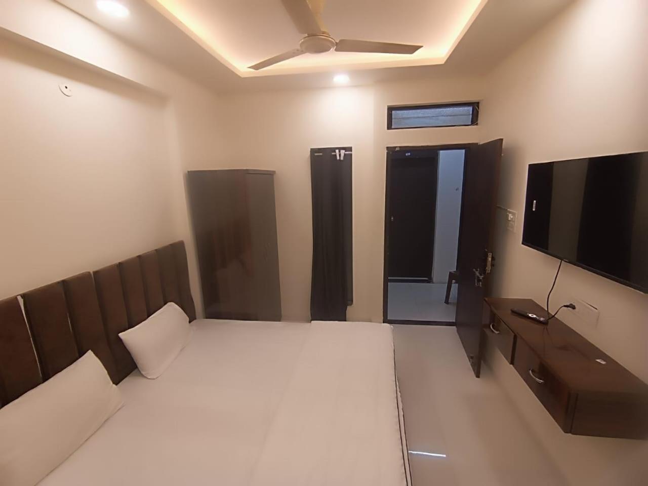 Hotel Kiwi Inn Vijaynagar Scheme 78 Indore Exterior photo