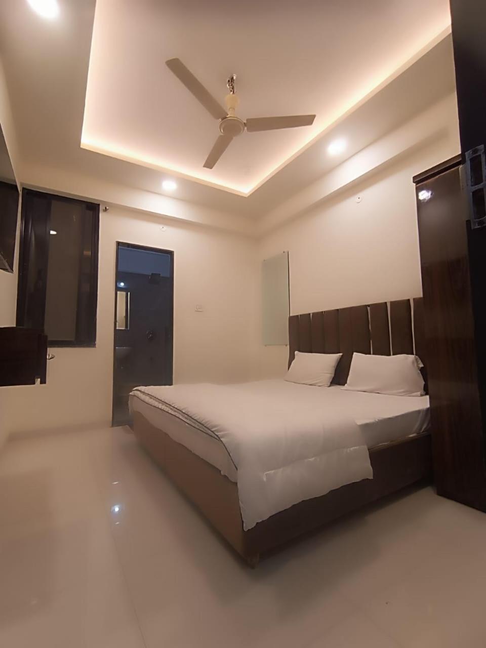 Hotel Kiwi Inn Vijaynagar Scheme 78 Indore Exterior photo