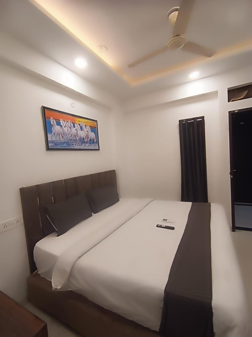 Hotel Kiwi Inn Vijaynagar Scheme 78 Indore Exterior photo