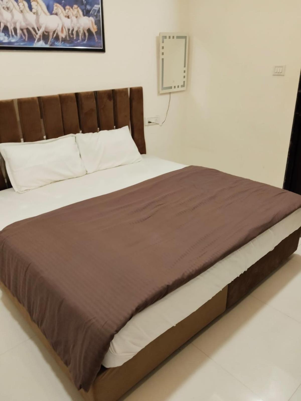 Hotel Kiwi Inn Vijaynagar Scheme 78 Indore Exterior photo
